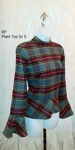 SOLD | Grey bell sleeve plaid top S