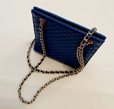 Amanda Smith Blue Chain Strap Bag