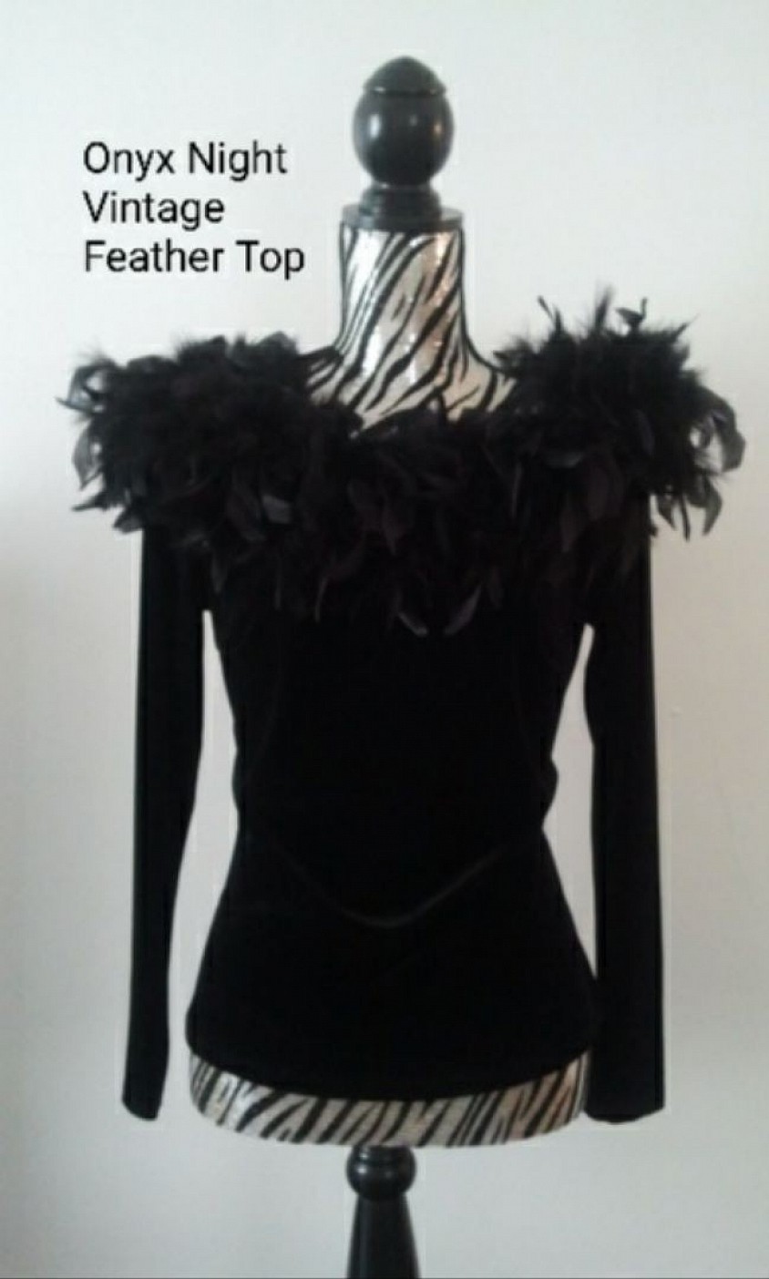 SOLD | Black long sleeve feather top Vintage L