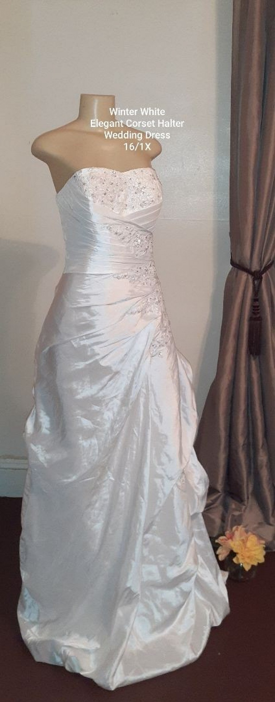 SOLD (buyer New York) Winter White Corsette Halter Wedding Dress 16/1X - Bridal