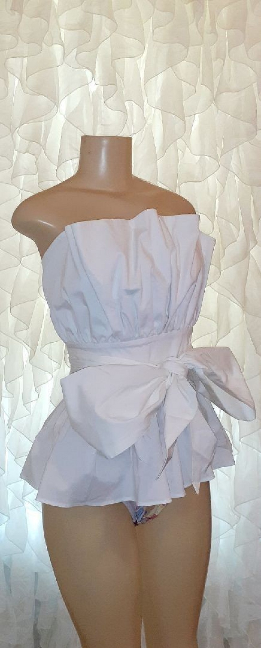 SOLD | 7th Avenue New York & Company White Ruffle Tube Top S